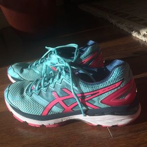 Asics GT 2000 Running Sneaker